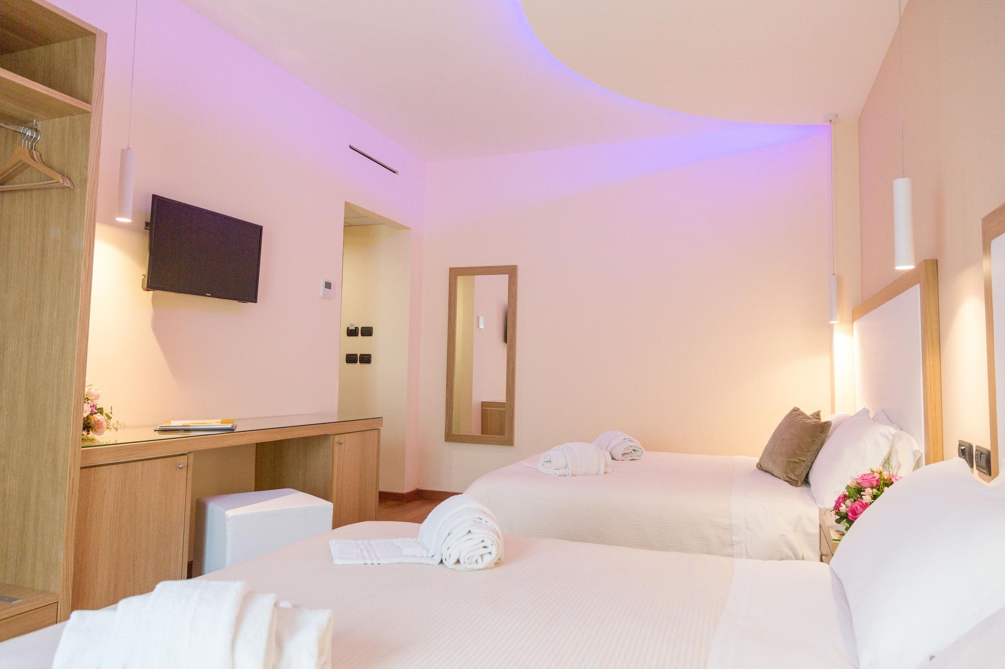 Esperia Hotel 4*