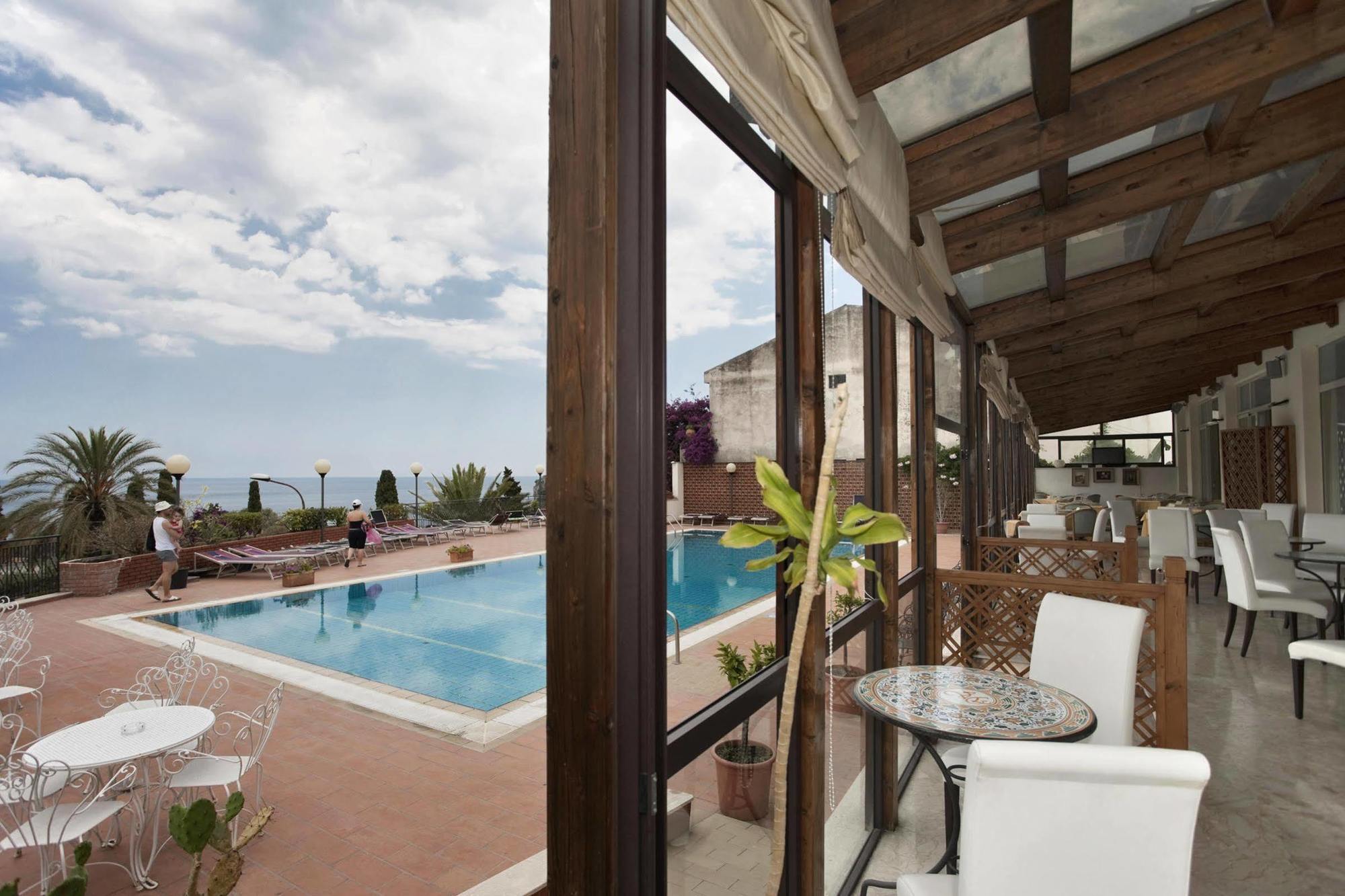 Esperia Hotell